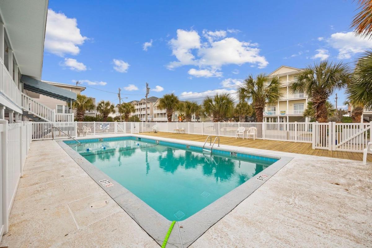 Cherry Grove Efficiency Just Steps From The Beach Миртъл Бийч Екстериор снимка