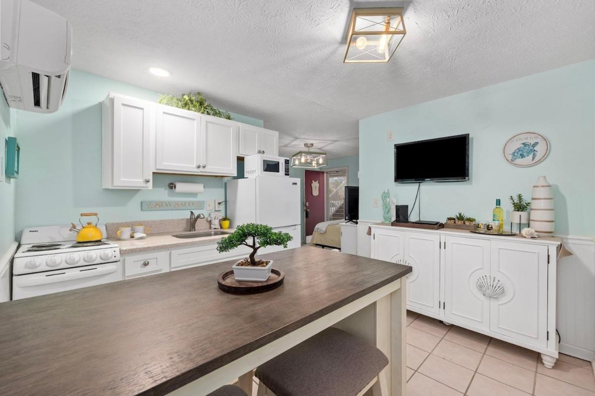 Cherry Grove Efficiency Just Steps From The Beach Миртъл Бийч Екстериор снимка