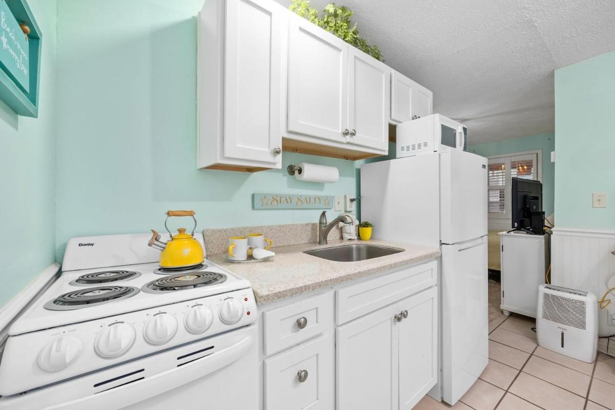 Cherry Grove Efficiency Just Steps From The Beach Миртъл Бийч Екстериор снимка